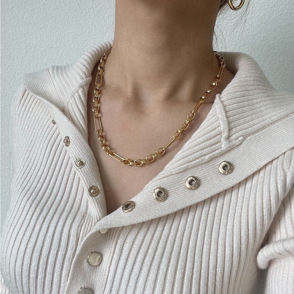 🔥LAST ONE🔥 18K Gold Link Drop Earrings - Picture 4 of 5